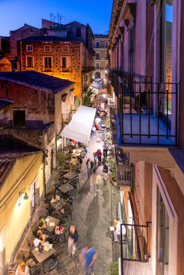 Vico Santa Filomena Apartment คาตาเนีย ภายนอก รูปภาพ